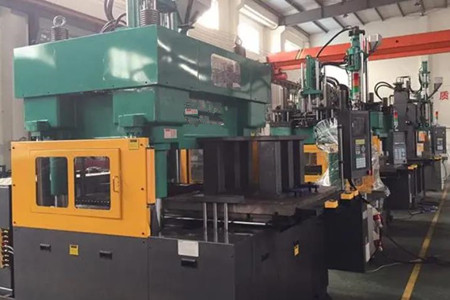 伺服節(jié)能精密注塑機(jī)多少錢一臺？至少3萬元以上！